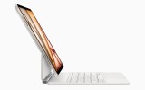 Apple-iPad-Air-and-Magic-Keyboard-250304